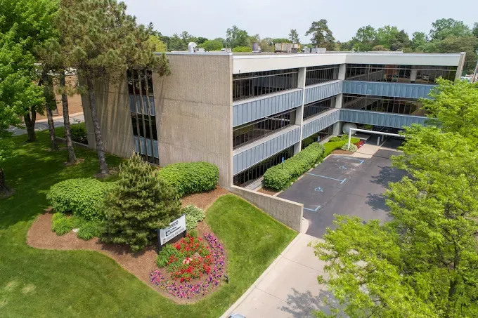 Best Chiropractor Near Me in Bloomfield Hills, MI. Oakland Lifestyle Medicine Chiropractic Office.